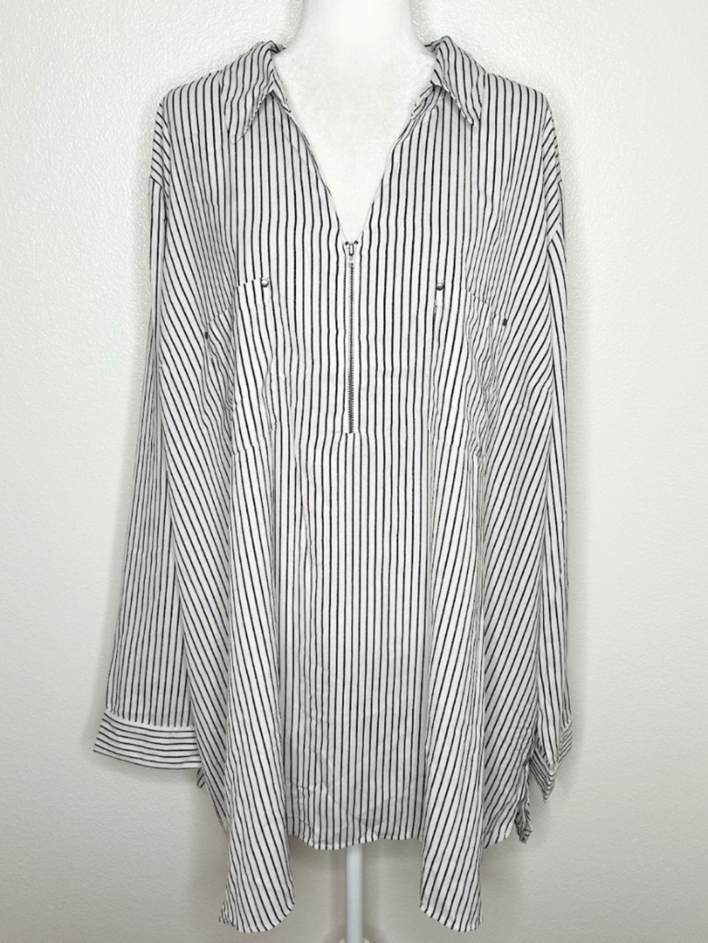 Catherines Womens White & Black Striped Long Sleeve V-Neck Top Plus Size 4X EUC